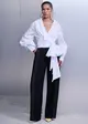 Calça Pantalona com Recortes