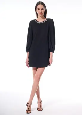 Vestido Curto Bordado